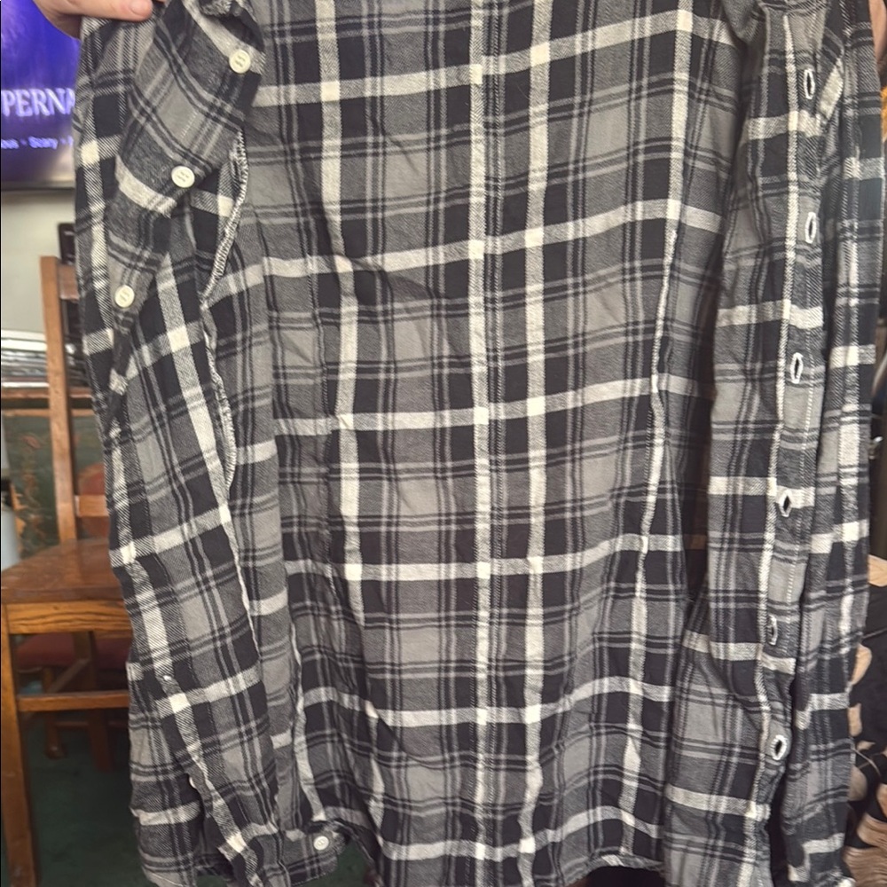 Women’s Black and White Plaid Shirt